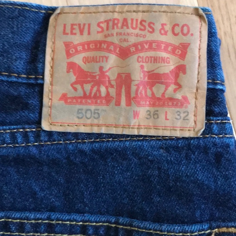 Levi’s - Picture 2 of 2